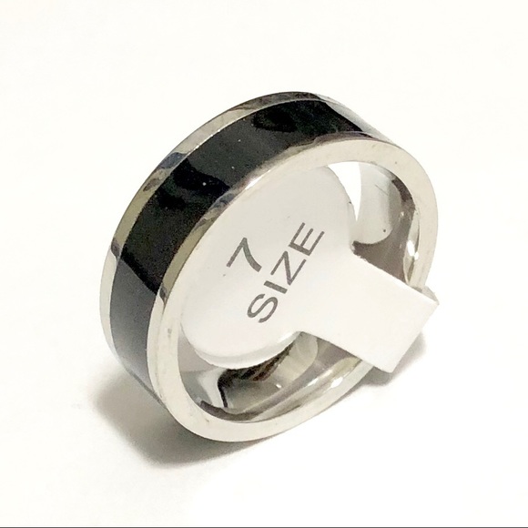 Jewelry - Men’s / Women’s Ring, Size 7 Jewelry - Men’s / Women’s Ring, Size 7
